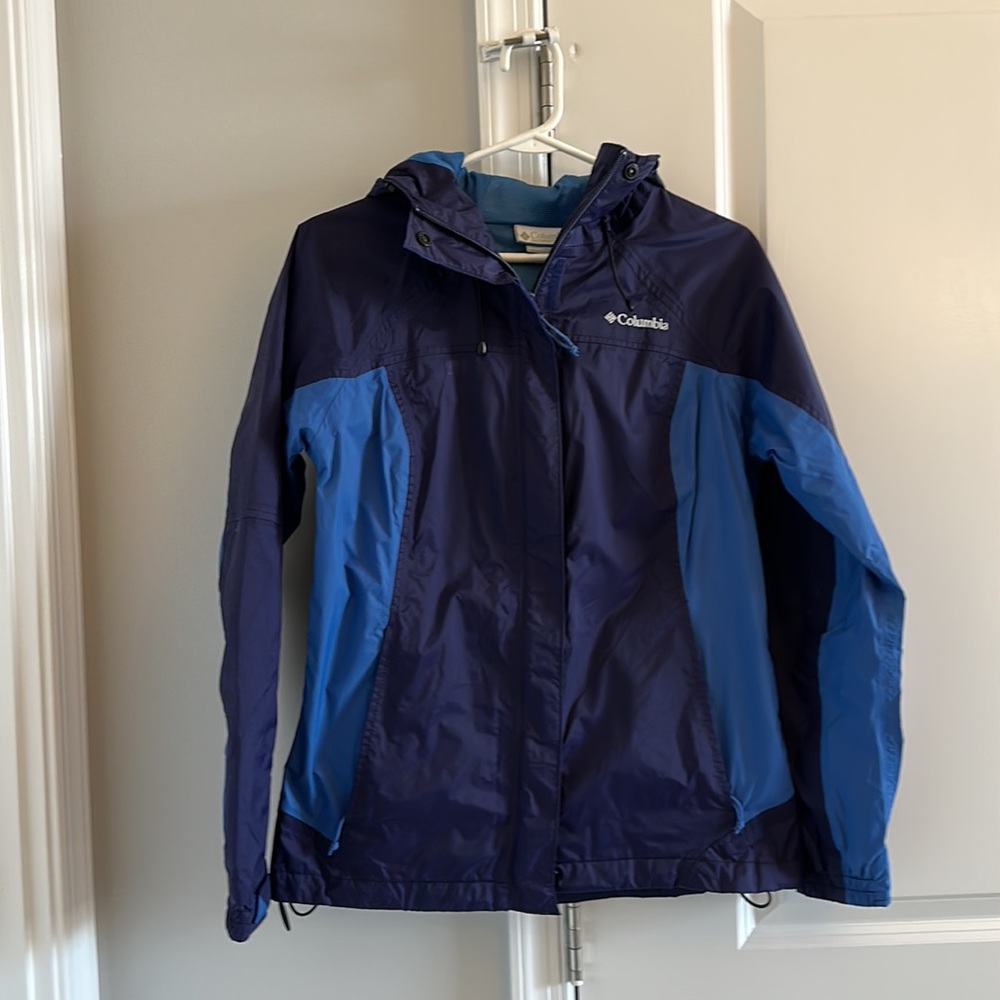 EUC Columbia rain jacket / windbreaker